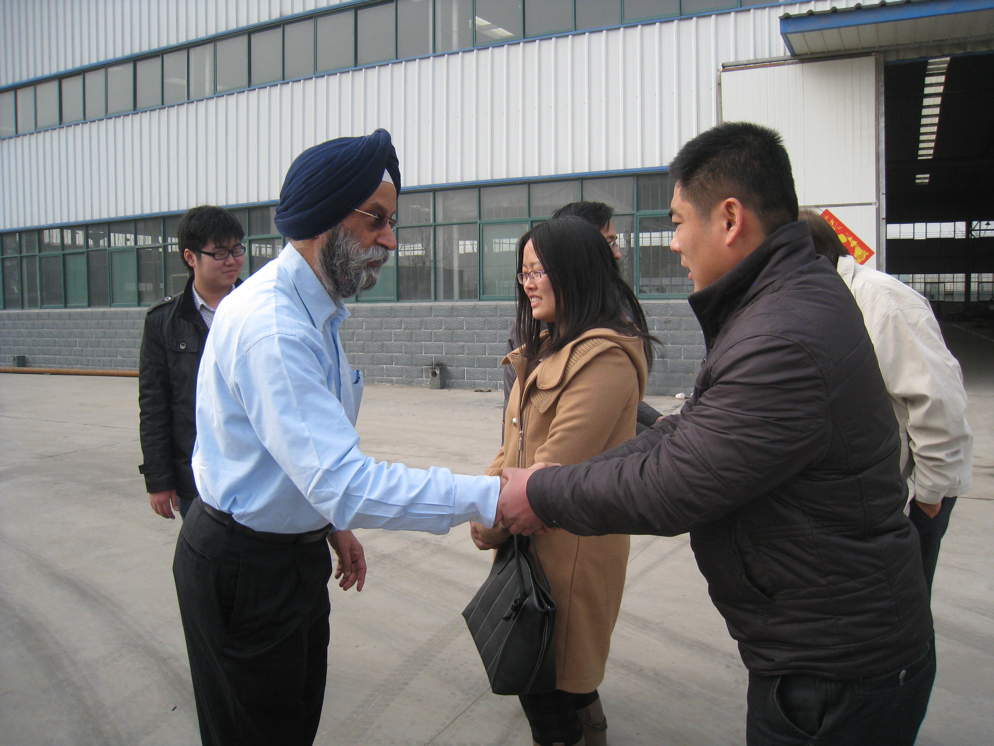 印度客戶來訪，并訂購(gòu)FYL-850座駕壓路機(jī)