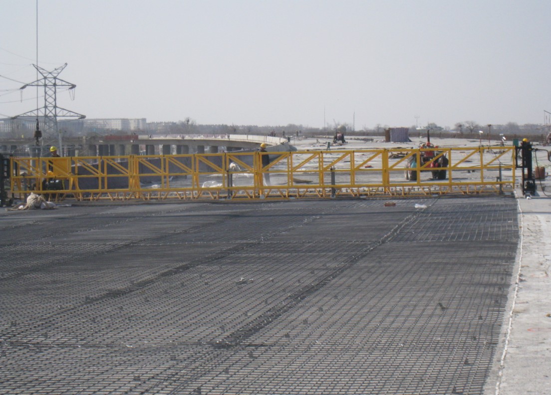 懸掛高頻整平機被中鐵二十幾個局集團，中國路橋集團選購。