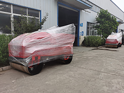 7月2日，福瑞得機(jī)械2臺全液壓座駕雙鋼輪壓路機(jī)打包發(fā)往吉林。