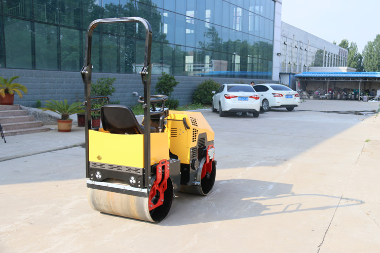 把施工效率提升的更高，是每個(gè)壓路機(jī)組長的重要任務(wù)